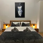 The Stag Ultracentral Oldtown Apartment